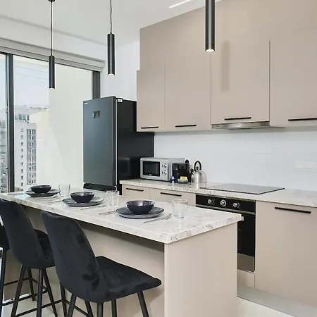 Modern 1 Bedroom With Balcony In Lejlighed *