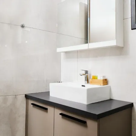 Modern 1 Bedroom With Balcony In * Nicosia